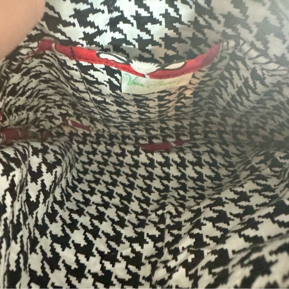 Pre-owned. Vera Bradley Crossbody Floral Purse. Retired RED "DECO DAISY" pattern - Picture 14 of 15